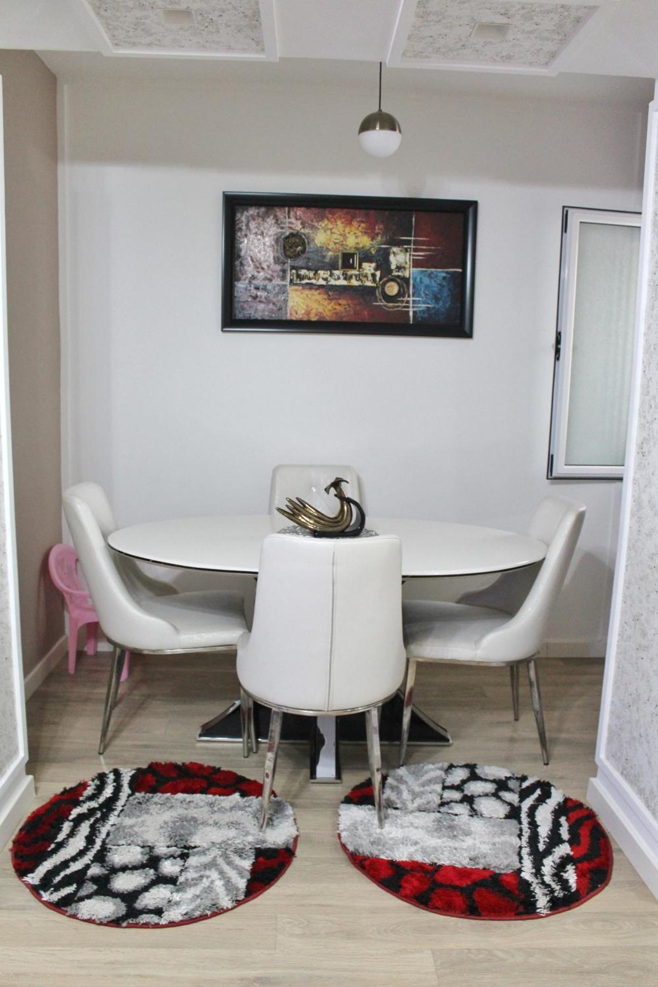 Essy'S Apartment Корча Екстериор снимка