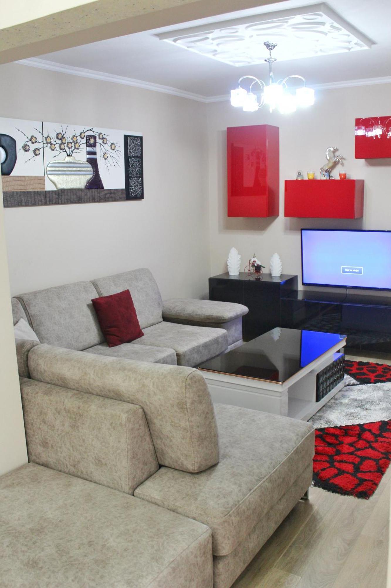 Essy'S Apartment Корча Екстериор снимка